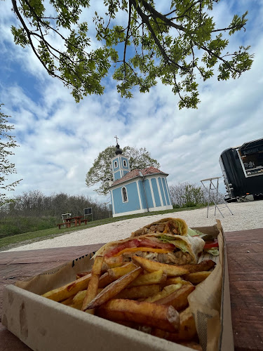 Opinii despre Vonóhorog Foodtruck în Decs - Vendéglátás