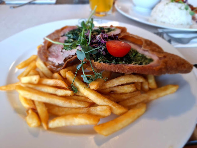 Stefánia Pizzéria és Étterem - Vendéglátás