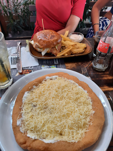 Kupak Bar & Bistro - Vendéglátás