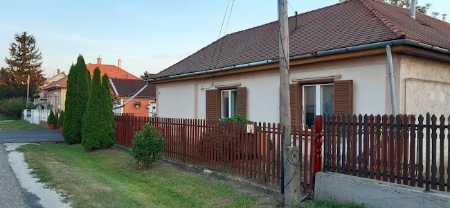 Opinii despre Józsi bácsi Fagyizója în Alsózsolca - Vendéglátás