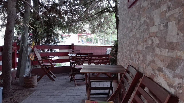 Comentarii opinii despre Maxima Fagyizó Kávézó