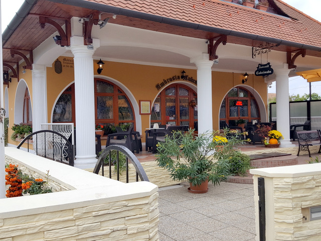 Ambrosia Cukrászda - Vendéglátás