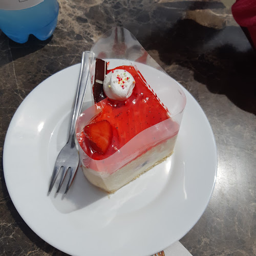 Opinii despre Tácsik Pékség-Cukrászda în Pilisvörösvár - Vendéglátás