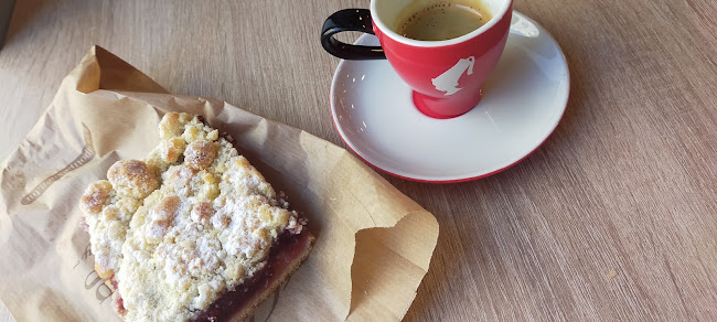 Opinii despre Lipóti Pékség és kávézó Király u. 59. Bakery & cafe în Budapest - Vendéglátás