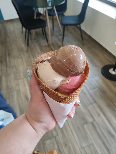 Hóvirág Fagylaltbár - Vendéglátás