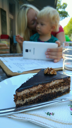 Kedves Cukrászda és Reggeliző - Vendéglátás