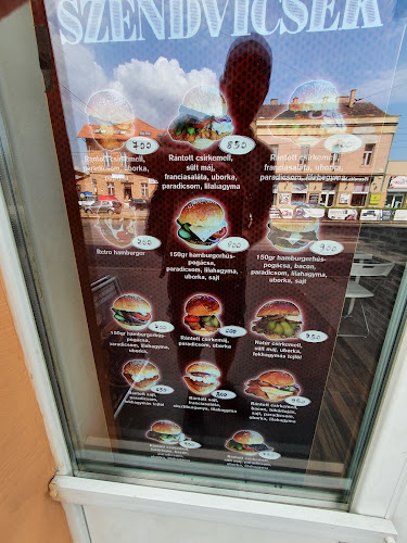 Comentarii opinii despre Csibe király hamburgeres