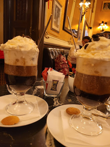 Comentarii opinii despre Művész Kávéház