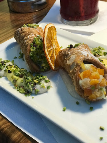 Budapest, Szent István tér 12, 1051