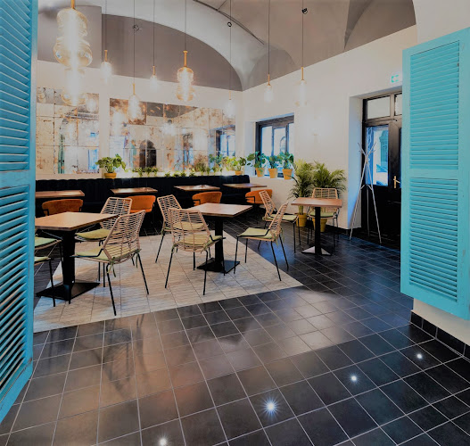 La Movida Bar & Restaurant