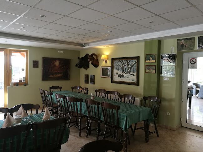 Opinii despre Göbölös vadászház és étterem în Császár - Vendéglátás