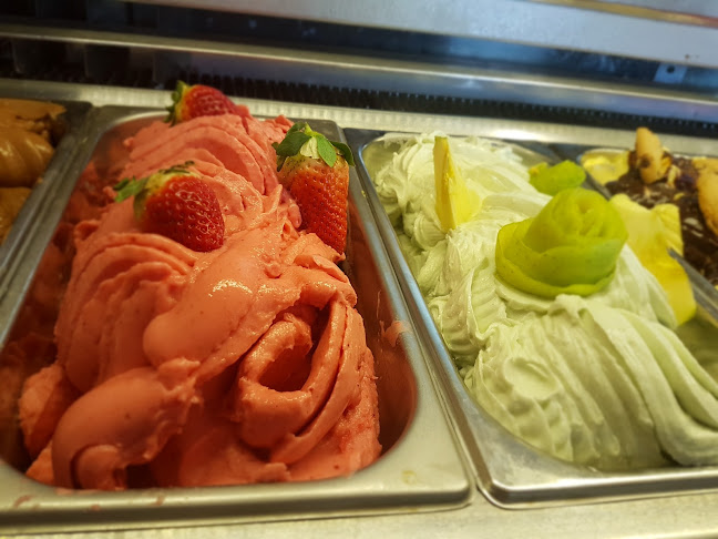 Comentarii opinii despre Tücsi-süti cukrászda