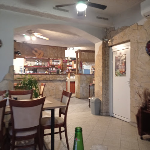 Comentarii opinii despre Eldorado Étterem, Koktél és Grill Bár