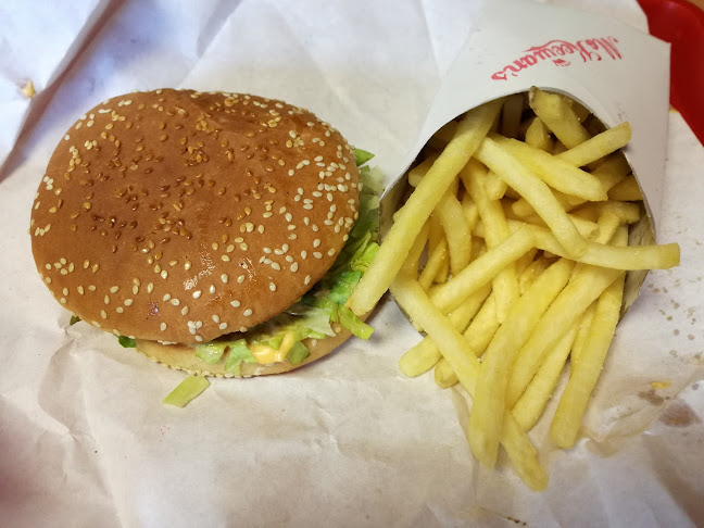 Opinii despre MgKeewan's Burger & Gyros în Százhalombatta - Vendéglátás