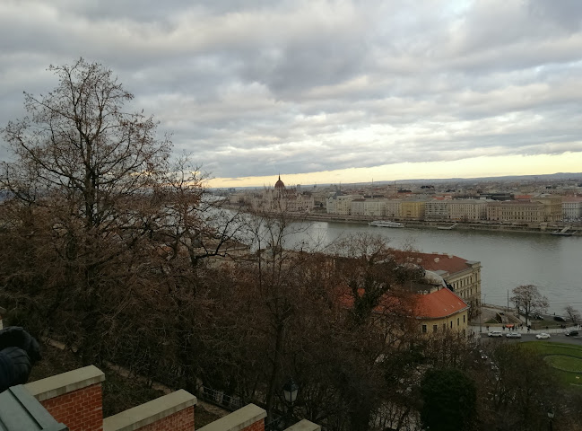 Opinii despre Starbucks Castle în Budapest - Vendéglátás