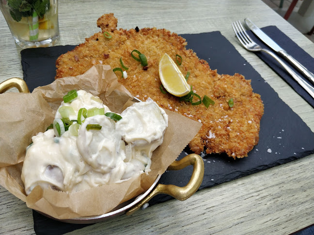 Mángold Füredi Bisztró