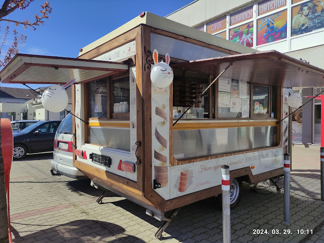 Opinii despre Kiss-Bereczki Kürtőskalács Hajdúböszörmény în Hajdúböszörmény - Vendéglátás