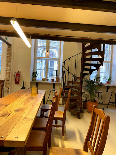 Comentarii opinii despre MANU+