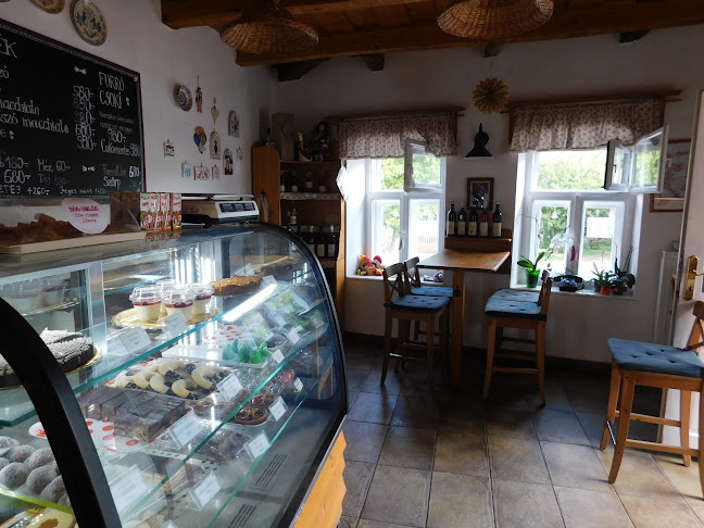 Rozika Kávézó, Sütiző