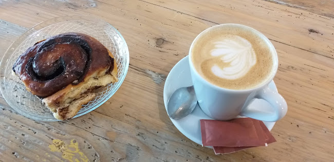 Pizza, Kávé, Világbéke - Vendéglátás