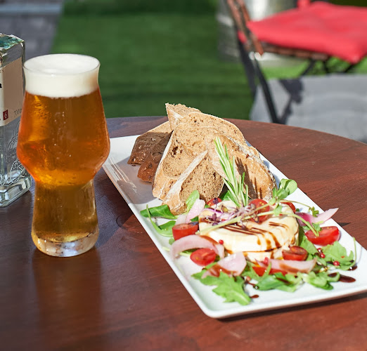 Opinii despre Lima Pub and Hostel în Győr - Vendéglátás