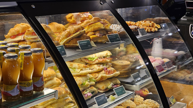 Opinii despre Starbucks Castle în Budapest - Vendéglátás