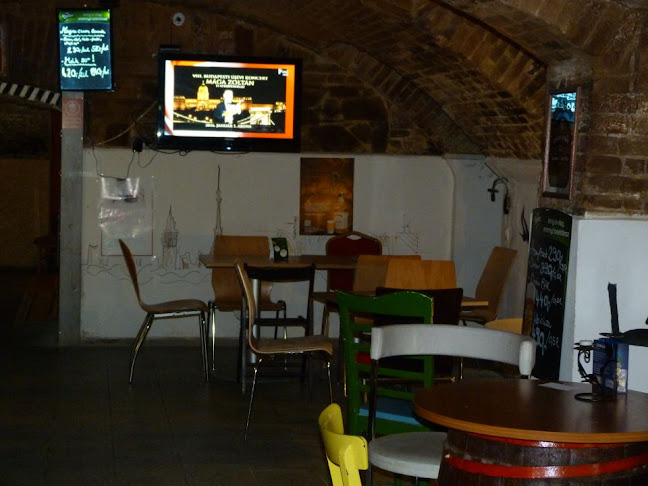 Varkocs Old Pub - Vendéglátás