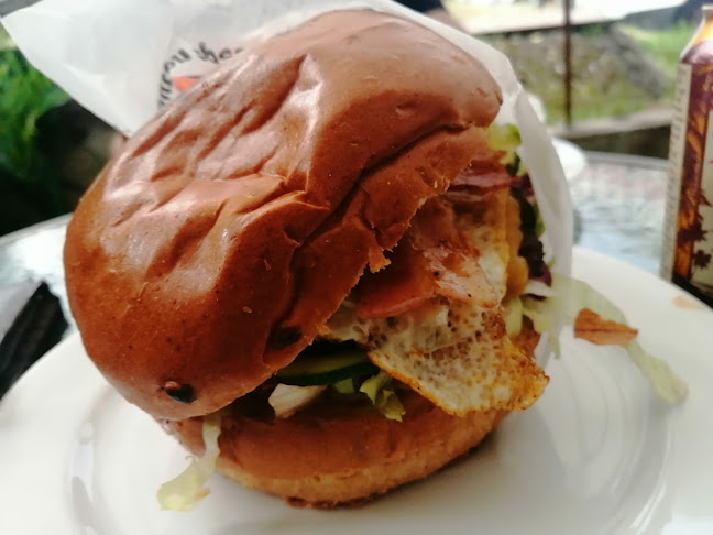 Comentarii opinii despre Hollywood Snacks