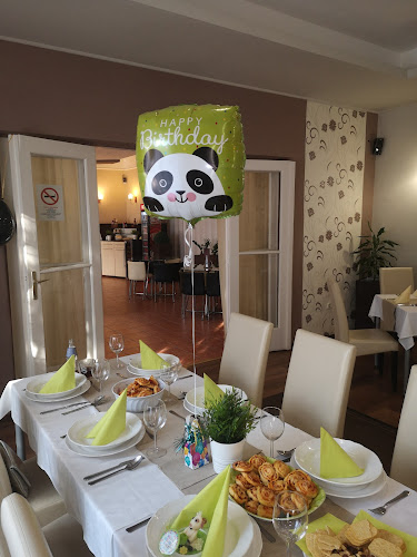 Kastélydomb Kávézó Étterem