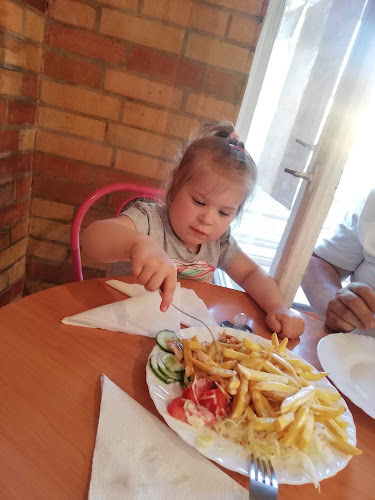 Opinii despre Gyros Faló în Jászberény - Vendéglátás
