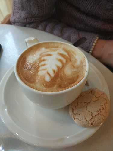 Comentarii opinii despre Hauer cukrászda és kávéház