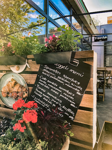 La Piccola Napoli pizzéria - Vendéglátás