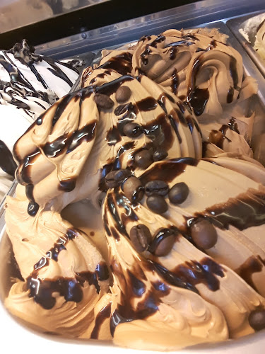 Opinii despre Körúti Kézműves Fagyizó és Pizzázó în Nyíregyháza - Vendéglátás