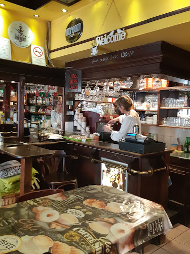 Comentarii opinii despre Kicsi Ír Kávézó