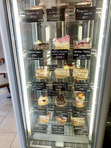Opinii despre Rétesbolt és Cukrászda în Szigetszentmiklós - Vendéglátás