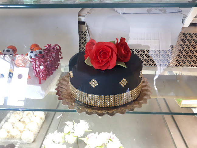 Comentarii opinii despre Bonbon Cukrászat és Üzlet