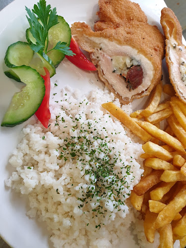 Opinii despre Köszi Kő Café în Budapest - Vendéglátás