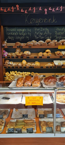 Opinii despre Zalaco Pékség és Kávézó în Csepreg - Vendéglátás