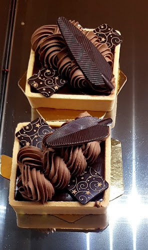 Opinii despre Szegedi Cukrászda în Nagykőrös - Vendéglátás