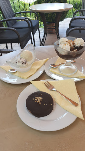 Opinii despre Schőnig Cukrászda és Kávéház în Veszprém - Vendéglátás