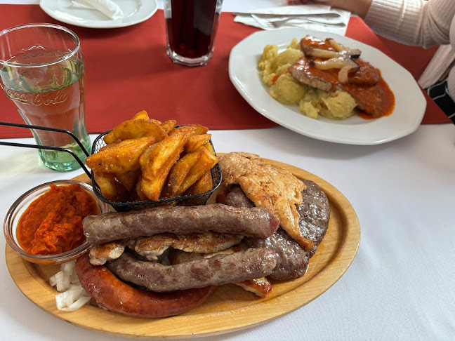 Corner Szerb Étterem