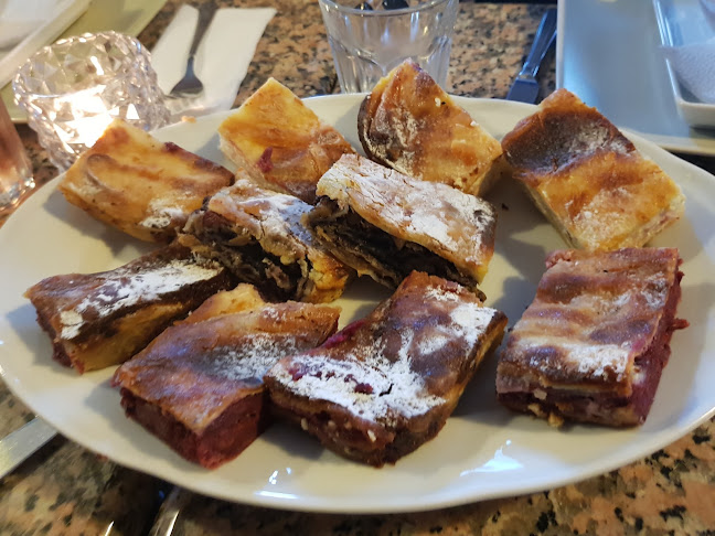 LOTUS cafe & wine lounge