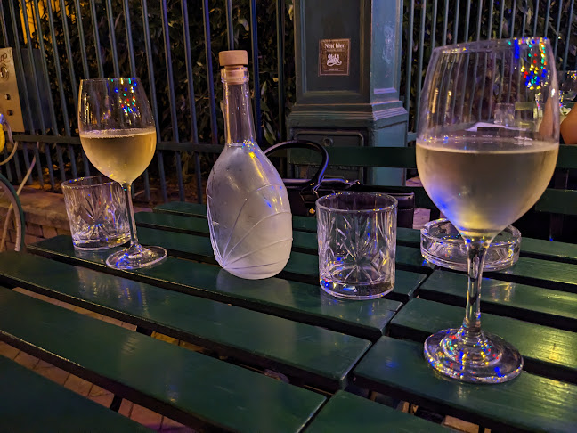 Csendes Társ - WineBar & Garden - Vendéglátás