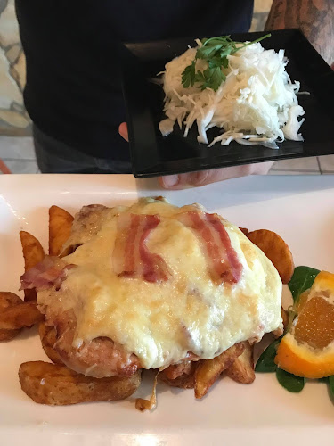 Santos Étterem és Panzió - Vendéglátás