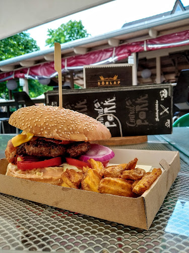 Opinii despre Central Pork în Balatonföldvár - Vendéglátás