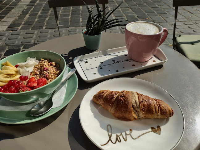 Opinii despre Candy Garden - Café & Deli în Budapest - Vendéglátás