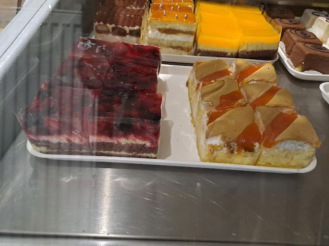 Comentarii opinii despre Sarokház Fagylaltozó és Cukrászda