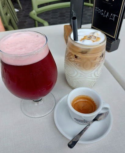 Hattyú Kávézó - Vendéglátás