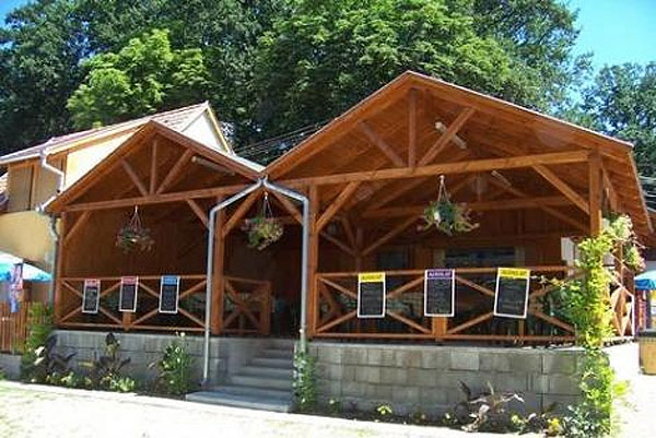 Vadvirág Falatozó - Étterem a Szajki tavak mellett - Vendéglátás