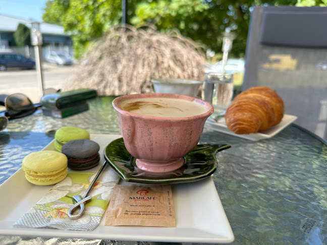 Borostyán Virágház és Kávézó - Vác